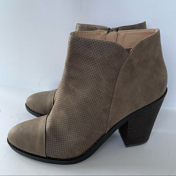 New Esprit Ankle Boots Bootie Heeled Faux Suede Leather Women Size 10 Taupe - Picture 4 of 11